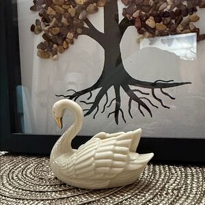Lenox Swan Place card holder/ cake topper with 24k gold trim